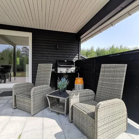 New Luxury With Nature View Near Sterby Harbour